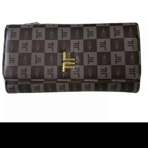 London Fog Backpack (13"H x 12"W x 5"D) and Matching Wallet (8"L) NWT - Picture 6 of 7